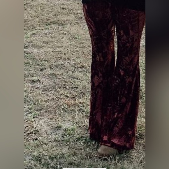 chatoyant velvet flares - Picture 2 of 2